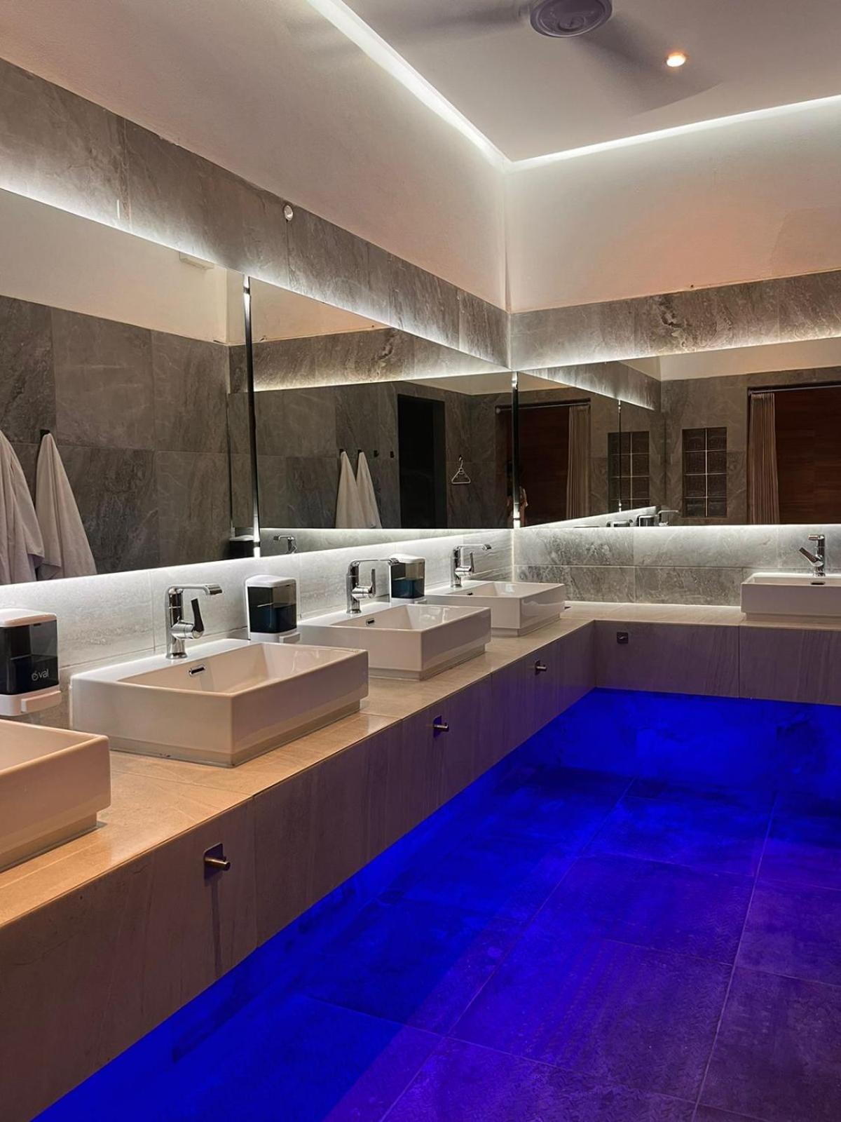 Spartacus Hostel Boutique For Men Puerto Vallarta Ngoại thất bức ảnh